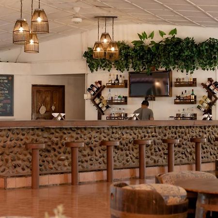 Hotel La Isla Parrita Luaran gambar