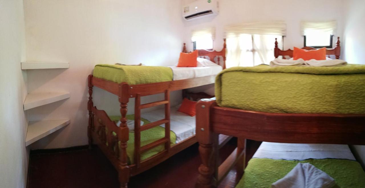 Hotel La Isla Parrita Luaran gambar