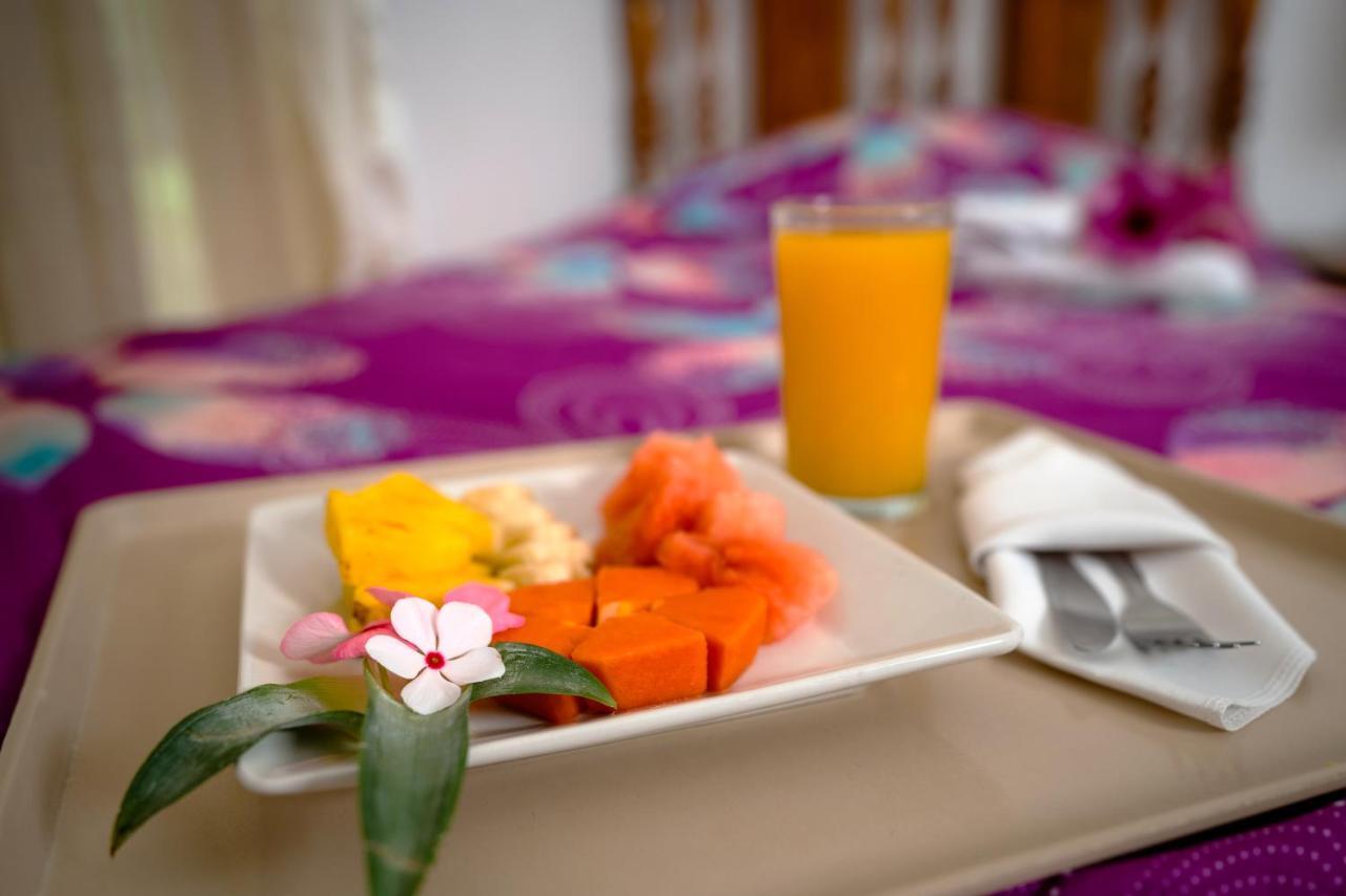Hotel La Isla Parrita Luaran gambar