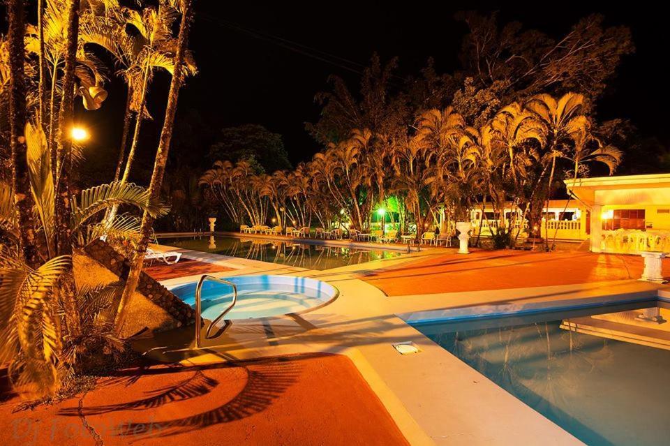 Hotel La Isla Parrita Luaran gambar